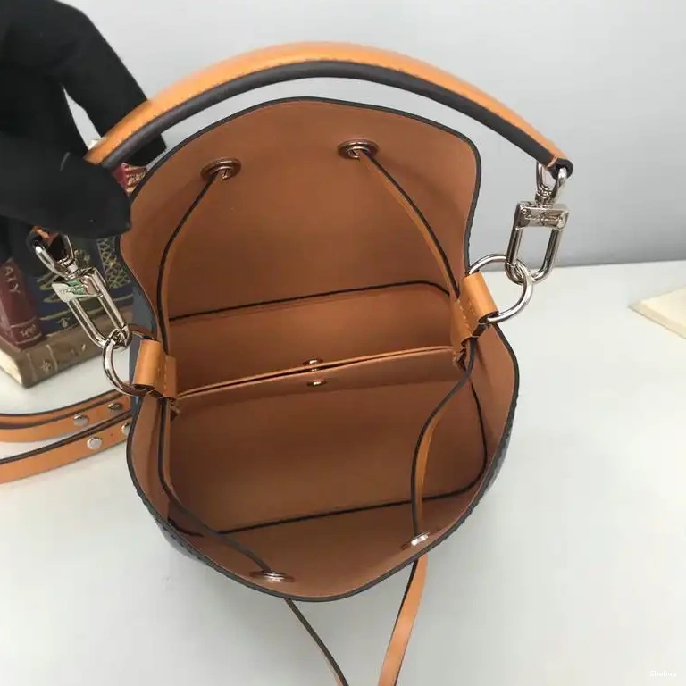 Bags LV 19T1L0025 0530